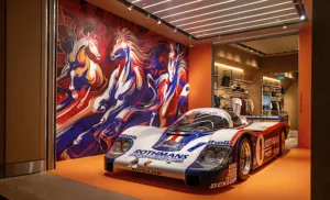 Porsche Sambut Tahun Kuda dengan Mural Spirit of Legends di Jewel Changi