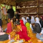Hino Bangun Saung Baca di Desa Ciwangi Purwakarta, Dorong Literasi Anak