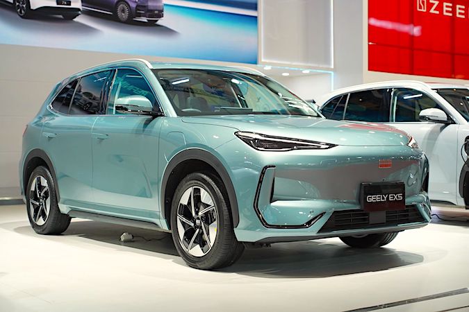 Geely Pamerkan Lini Elektrifikasi dan Program Kepemilikan Menarik di IIMS 2026