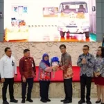 Hino Serahkan Hino300 ke Poltrada Bali, Perkuat Pendidikan Vokasi Otomotif