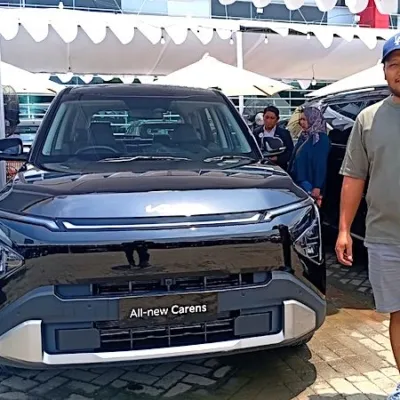Dari Balik Kemudi All New Carens, Banyak Pengunjung IIMS Langsung SPK Setelah Rasakan Sendiri Pengalaman Berkendaranya