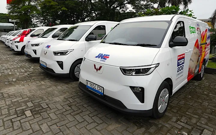 Wuling Berkolaborasi Dengan JNE Tangerang Untuk Perkuat Logistik ‘Green Expedition’