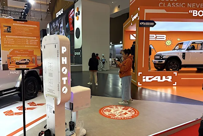 Hadir Perdana di IIMS 2026, iCAR Hadirkan Tema ‘Born to Play’ lewat Desain Booth, Teknologi AI, dan Elemen Permainan