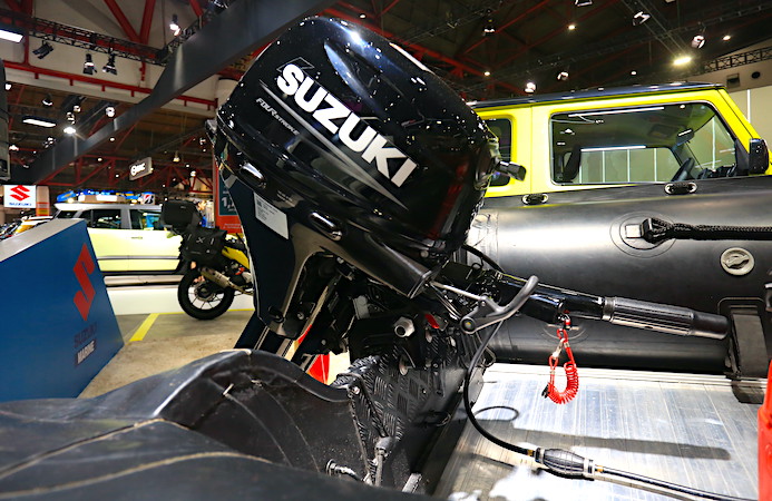 MENYAKSIKAN DAN BERTRANSAKSI PRODUK RODA DUA DAN MESIN TEMPEL KAPAL SUZUKI DALAM BOOTH IIMS 2026