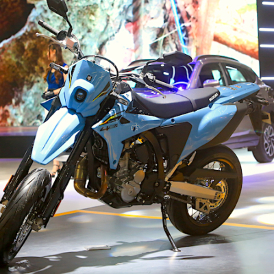 MENYAKSIKAN DAN BERTRANSAKSI PRODUK RODA DUA DAN MESIN TEMPEL KAPAL SUZUKI DALAM BOOTH IIMS 2026