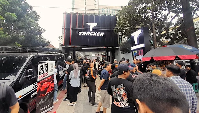 Grand Opening TRACKER Cihampelas Ngabuburit & Bukber Bareng Influencer Otomotif