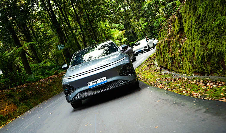 XPENG G6 Pro IIMS 2026, SUV Listrik 800V 451 kW, Cas 12 Menit, Jarak Tempuh 600 Km