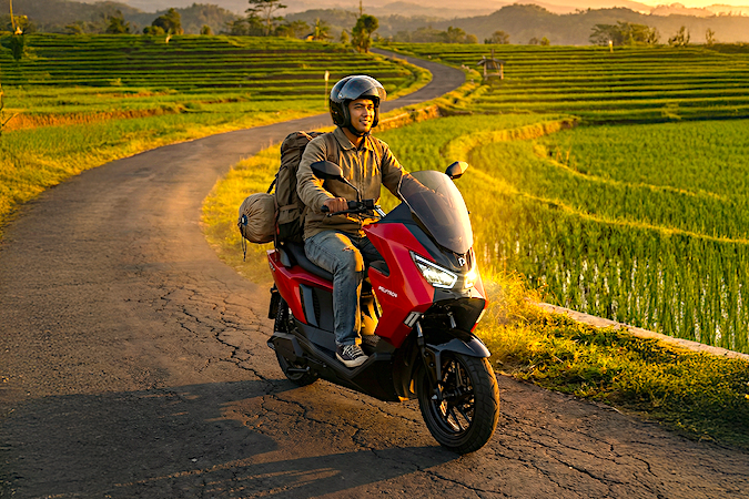 Polytron luncurkan #KilometerKebaikan 2026. Setiap 1 km perjalanan motor listrik dikonversi Rp50 jadi donasi untuk PAUD di NTT. Target tembus Rp200 juta.