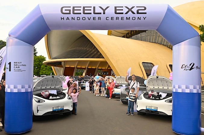 Geely Serahkan Lebih dari 5.000 Unit Geely EX2 di Indonesia dan Thailand