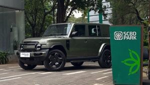 Test Drive iCAR V23 di SCBD Park Jakarta Bersama Andalan Group