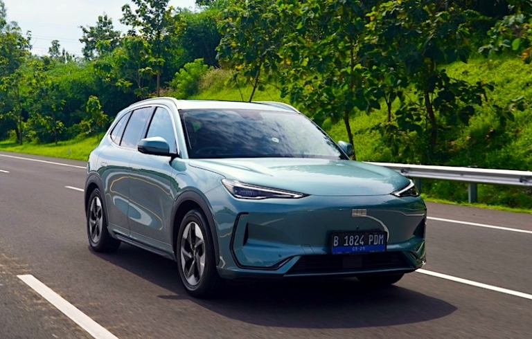 Geely Bagikan Tips Mudik Pakai Kendaraan Elektrifikasi, Hadirkan Program “Geely Semarak Lebaran”