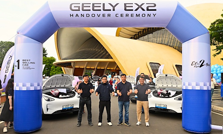 Serah Terima Geely EX2 di Keong Emas TMII, 1.000 Unit Mulai Dikirim
