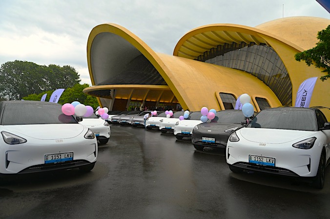 Geely Serahkan Lebih dari 5.000 Unit Geely EX2 di Indonesia dan Thailand
