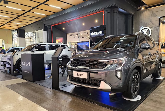 Kia Hadirkan All New Carens & New Sonet Lebih Dekat Dengan Konsumen, Bandung Jadi Pembuka Rangkaian Mall Exhibition