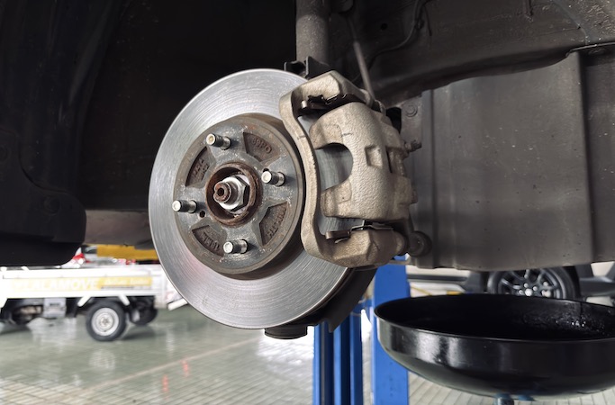 PENGEREMAN TETAP PAKEM: PANDUAN PERAWATAN SISTEM REM MOBIL SUZUKI UNTUK MUDIK AMAN